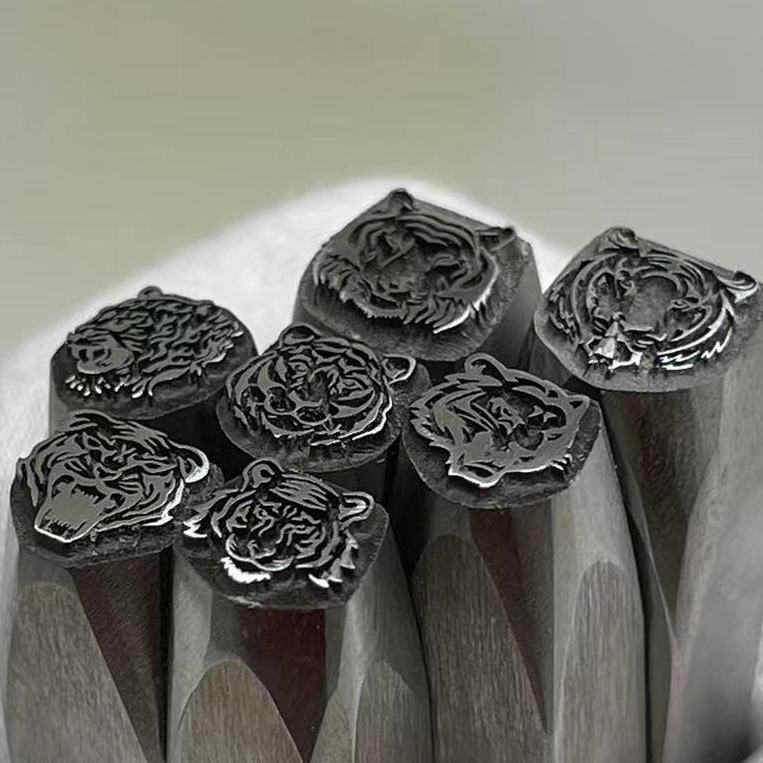 Дизайн головы тигра, металличе – обзор и цена Leatherwork Punching Tool